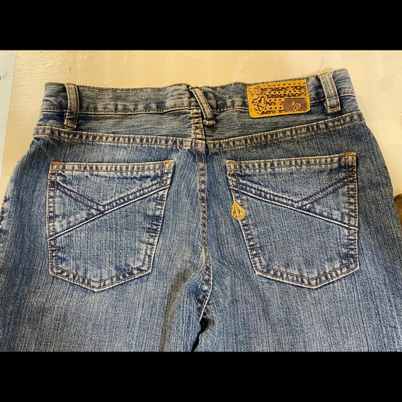Volcom size 5 jeans. - Picture 3 of 3